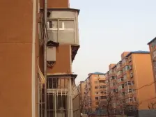 石油房,中间楼层,小三室适合各种家庭