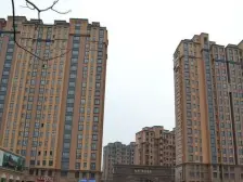 花园式小区 南北通厅精装修三室,楼层好视野采光充足