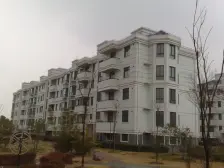 人民广场北侧市政府近地铁出行方便