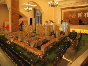 房子户型方正,精装修,采光充足,家具家电齐全。