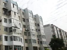 红梅南里四室两厅,南北通透,147平大面积