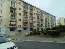 锦华中园5楼顶带阁楼,简装拎包就住,看房有钥匙。