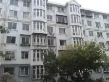 聚鑫小区二期,双南卧,顶楼带跃层,有个大仓房