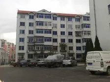 房子是精装修的,保持好,楼层好,采光充足无遮