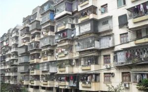 一楼三房带大阳台带花园户型周正