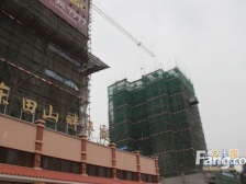 东田山畔实用小三房 小区环境舒适