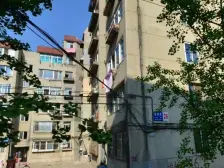 怡和街环境好,次顶层两室南北通透,诚心出售