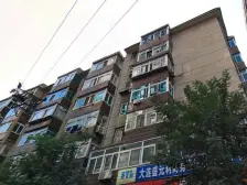 三八广场两室的房子,卧室光线充足,交通购物便利