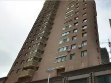 此房采光充足,亮堂宽厅,窗户大。南边窗户