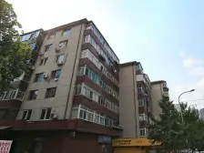 房主诚心出售,房子位于莲花小区位置