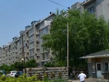 一楼门头,已开好,还有南院60平左右,适合多种经营