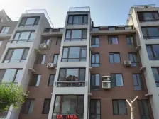 上下两层 格局好 三室两卫 面积大 近地铁 近公交站点