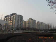 房子是内复式,阳光头排,可看小区湖景