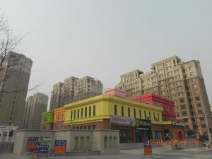 重庆路旁小高层1楼带车储出门万达