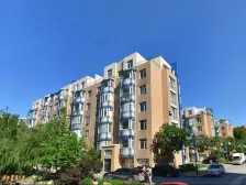 房主诚售 南北通厅大两室 拎包入住 中间位置