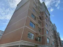 电梯小区,南北通厅大三室,户型采光好