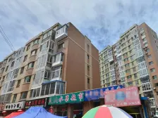 一零一眼前,中间楼层,一室一厅,南厅,近商圈,便宜