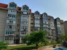 三室南北通透,位置好,近车站,近市场