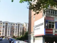 房龄较新 大面积 单价低 保持好 手续清晰