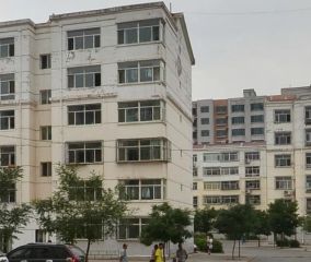 胜利佳苑5楼156平,简单装修,地理位置优越,出行方便