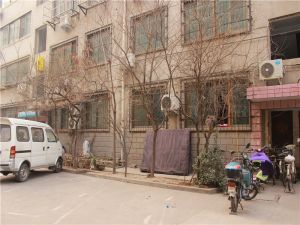 房子户型方正,通透,采光好,位置好,小区安静