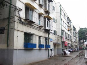 苑南楼一层!老本!两室南北通透!首付12万