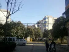 联盟路大张旁 一室两厅 中间楼层 急售 看中可刀