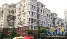 小区环境优美生活配套齐,交通四通八达 价格合适