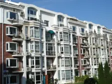 蓝色海岸,小高层视野宽广,采光充足,户型规整