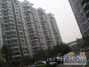 巨海城商圈 电梯小三居 公摊小 精装修