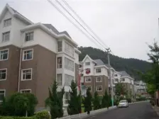 小区入口处方便出行独栋别墅独立门院