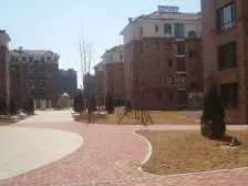 此房南北通厅通透 ,采光充足,视野宽广