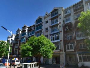 金华顶楼斜顶采光充足视野好