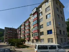 近公园,近车站,交通便利,近大市场.