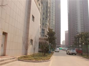 洛浦公园帮 一线河景 中间楼层 精装修 大三房 满五年