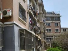两室拎包入,满五年有阳台。位置好。