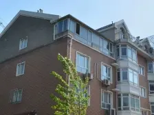 位于南山的封闭小区,好楼层,户型规矩,大宽厅!