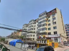 此房位于松江路地铁站旁,南向一室一厅户型,采光充足