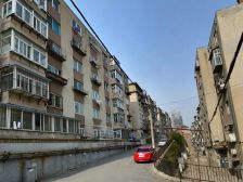精装修拎包住户型好,没有浪费面积不挡光