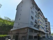 西岗无坡地段5楼,精装三室,北侧人民广场。