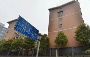 正规两房户型,拎包入住,出门就是地铁口,配套很成熟