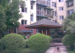 学府芳邻社区3室2厅西南