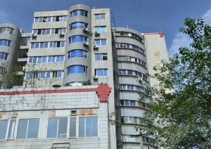 锦泰公寓3室1厅东南