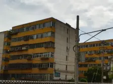 此房三居室(正规两室一厅)南北通透 户型正 楼层好