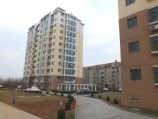 海洋花园,精装修 一楼 三室 不临路