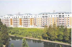 古塘丽景西区4房2卫140平精装三代同堂其乐融融