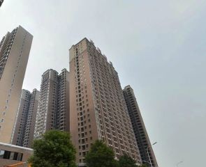 自主装修精装一房!随时看房诚心出售