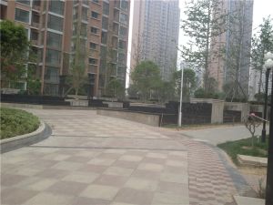 两梯两户南北无遮挡精装大4室看房方便有车位不临路