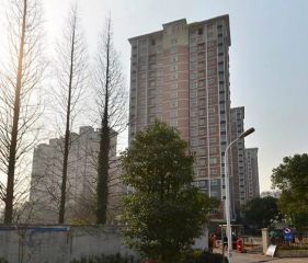 嘉盛和园精装修大平层五房三卫南北通透小高层中间楼层