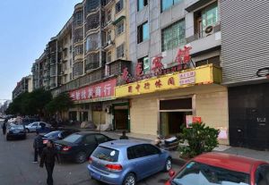 马王堆商贸城4室2厅南
